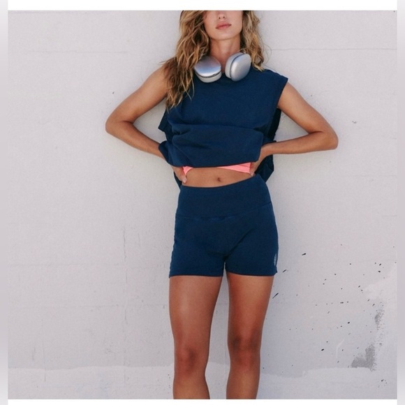 Free People Movement Hot Shot Micro SET- Navy NWT Large - Picture 2 of 14